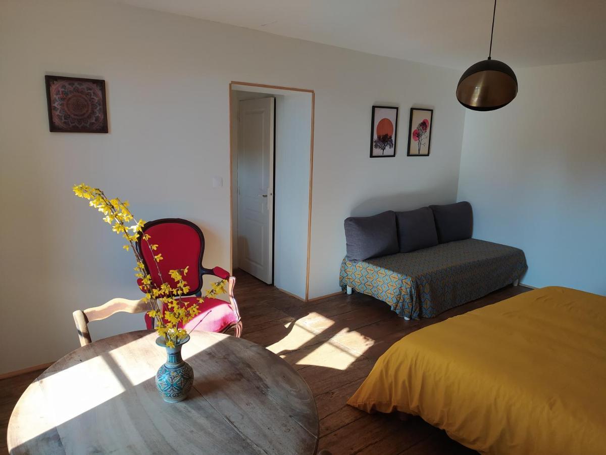 Avol D'Oiseau Bed & Breakfast Villers-Farlay Екстериор снимка