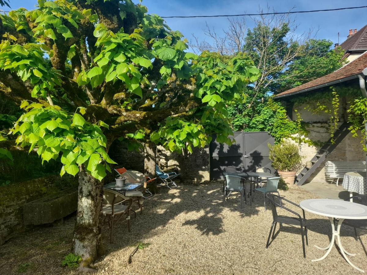 Avol D'Oiseau Bed & Breakfast Villers-Farlay Екстериор снимка