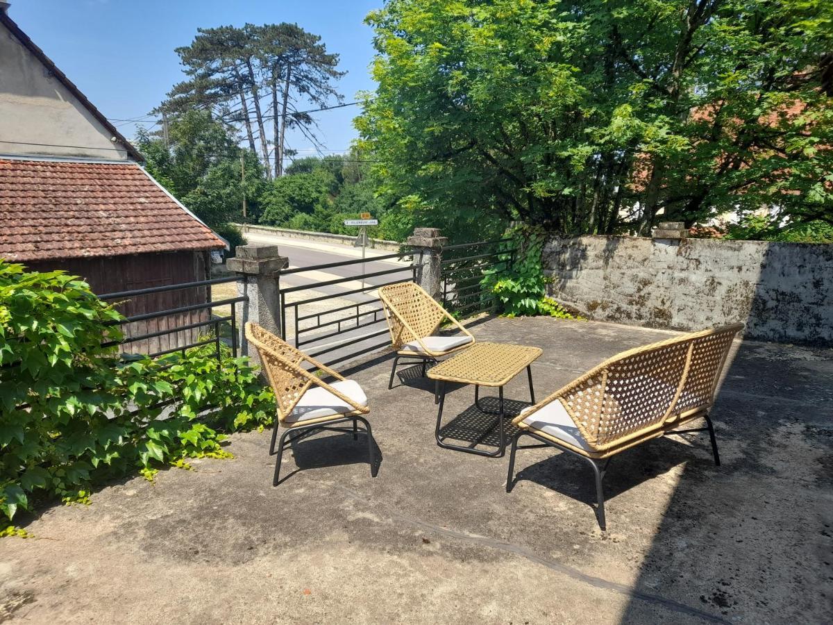 Avol D'Oiseau Bed & Breakfast Villers-Farlay Екстериор снимка